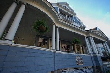 Circular Manor Bed And Breakfast Саратога-Спрингс Экстерьер фото